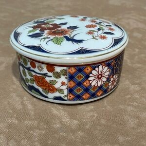 Vintage Floral Ceramic Trinket Box